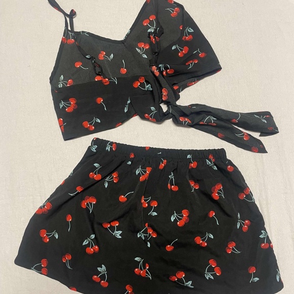 Matching Cherry top and shorts set - Picture 2 of 3